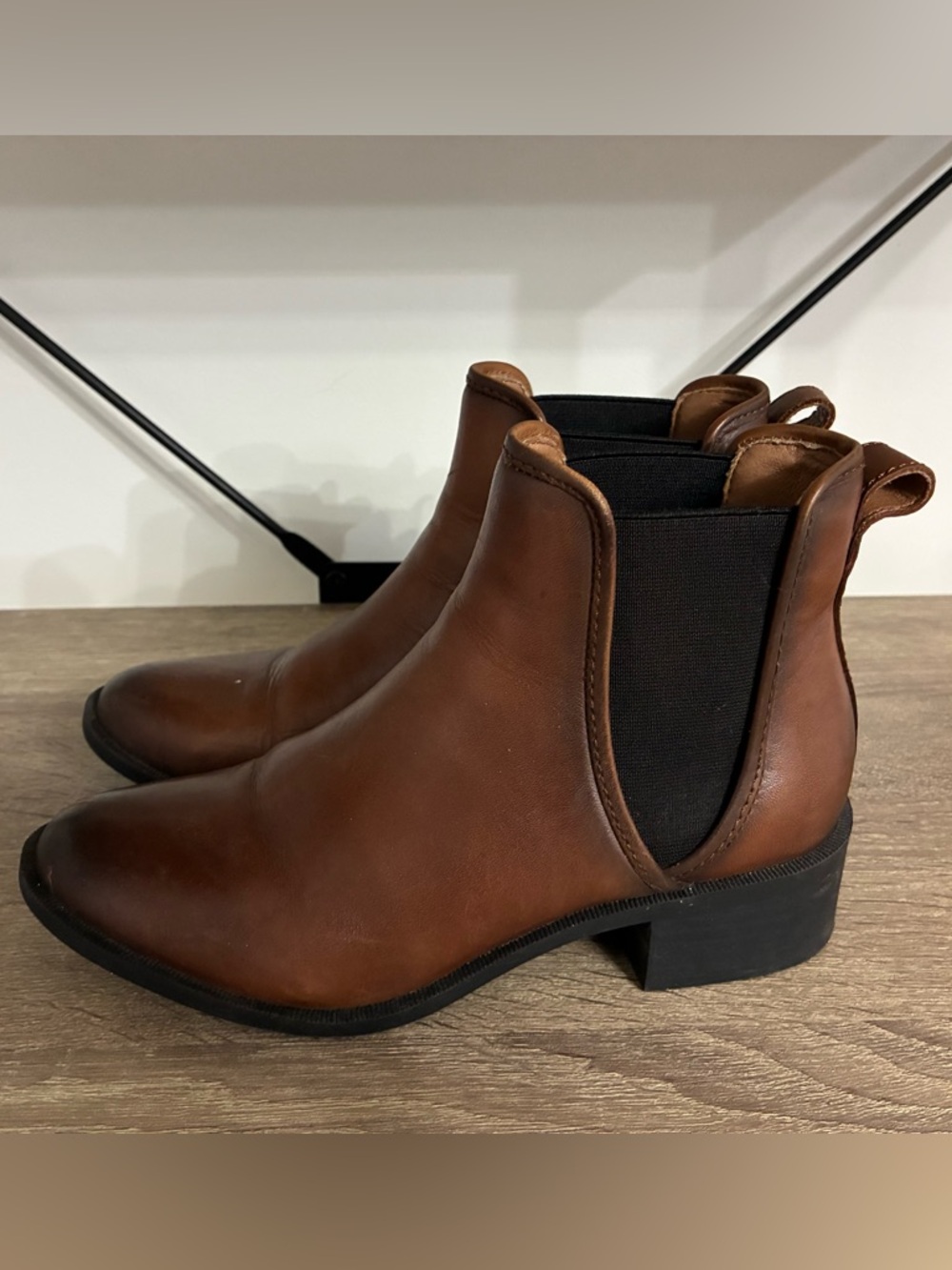 Steve Madden Brown Leather Chelsea Ankle Boots with Black Elastic